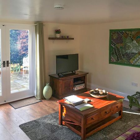 Villa Tiptoe à Steeple Ashton Extérieur photo